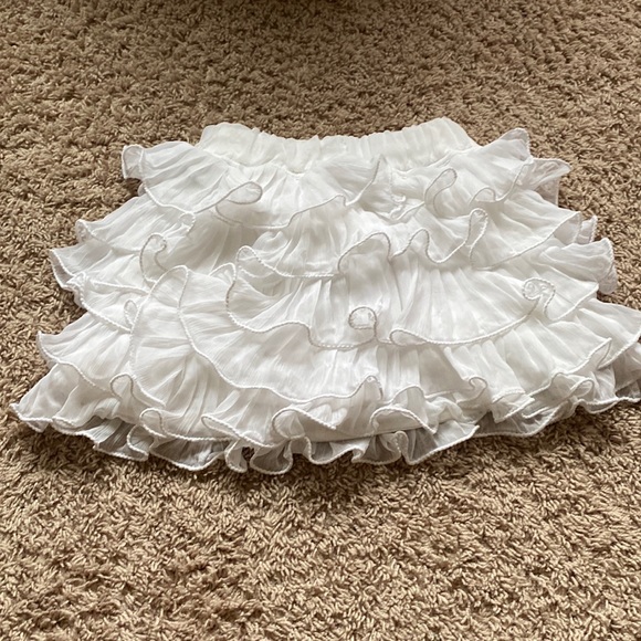 Gilly Hicks Other - Gilly Hicks cute white ruffled skirt